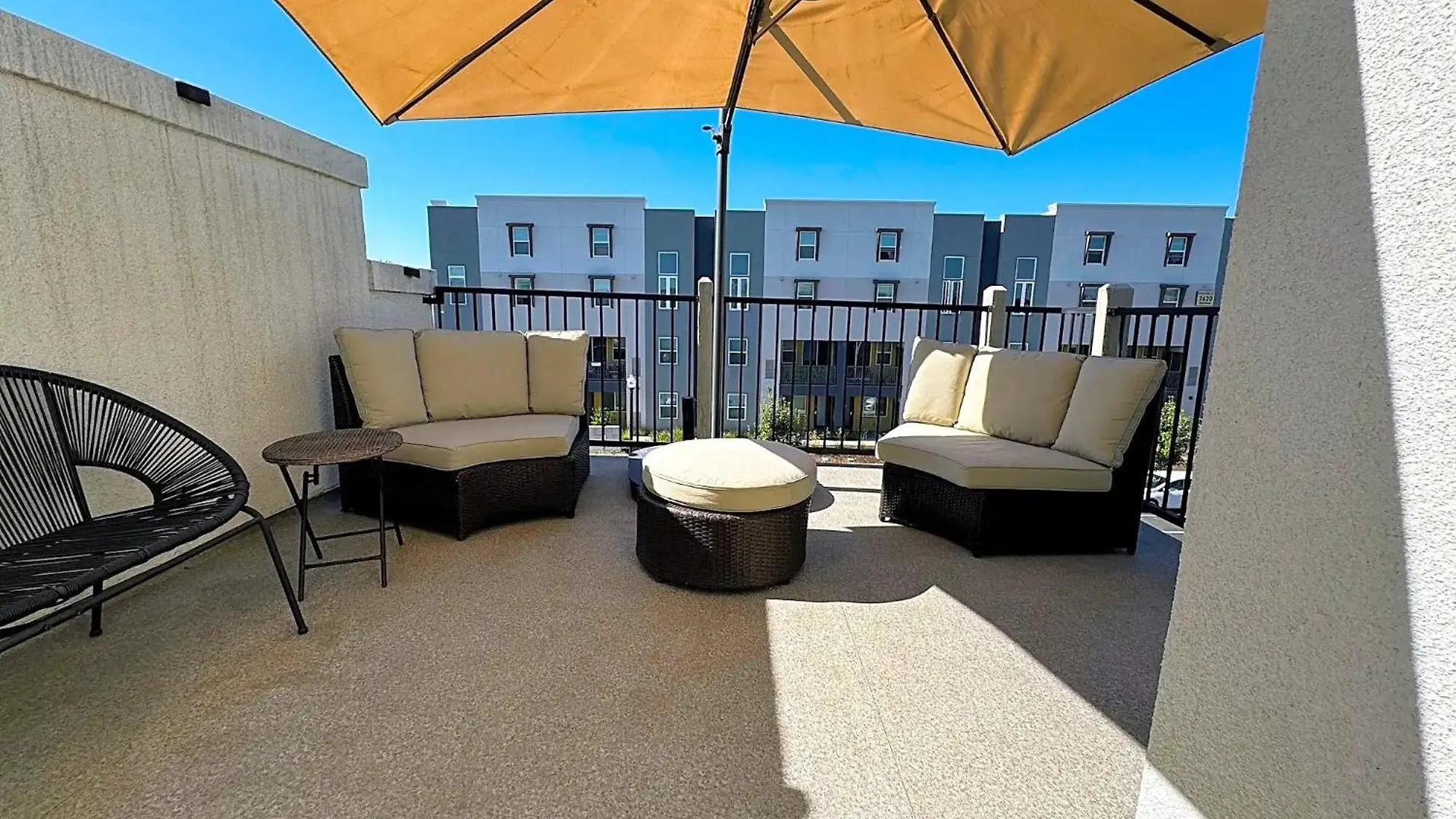 Apartment Sacramento Condo