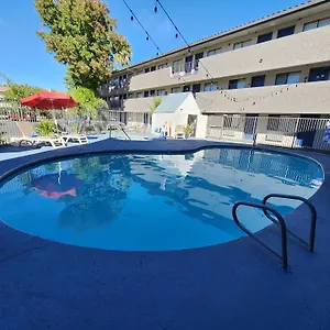 2* Hotel 6 Ca Natomas